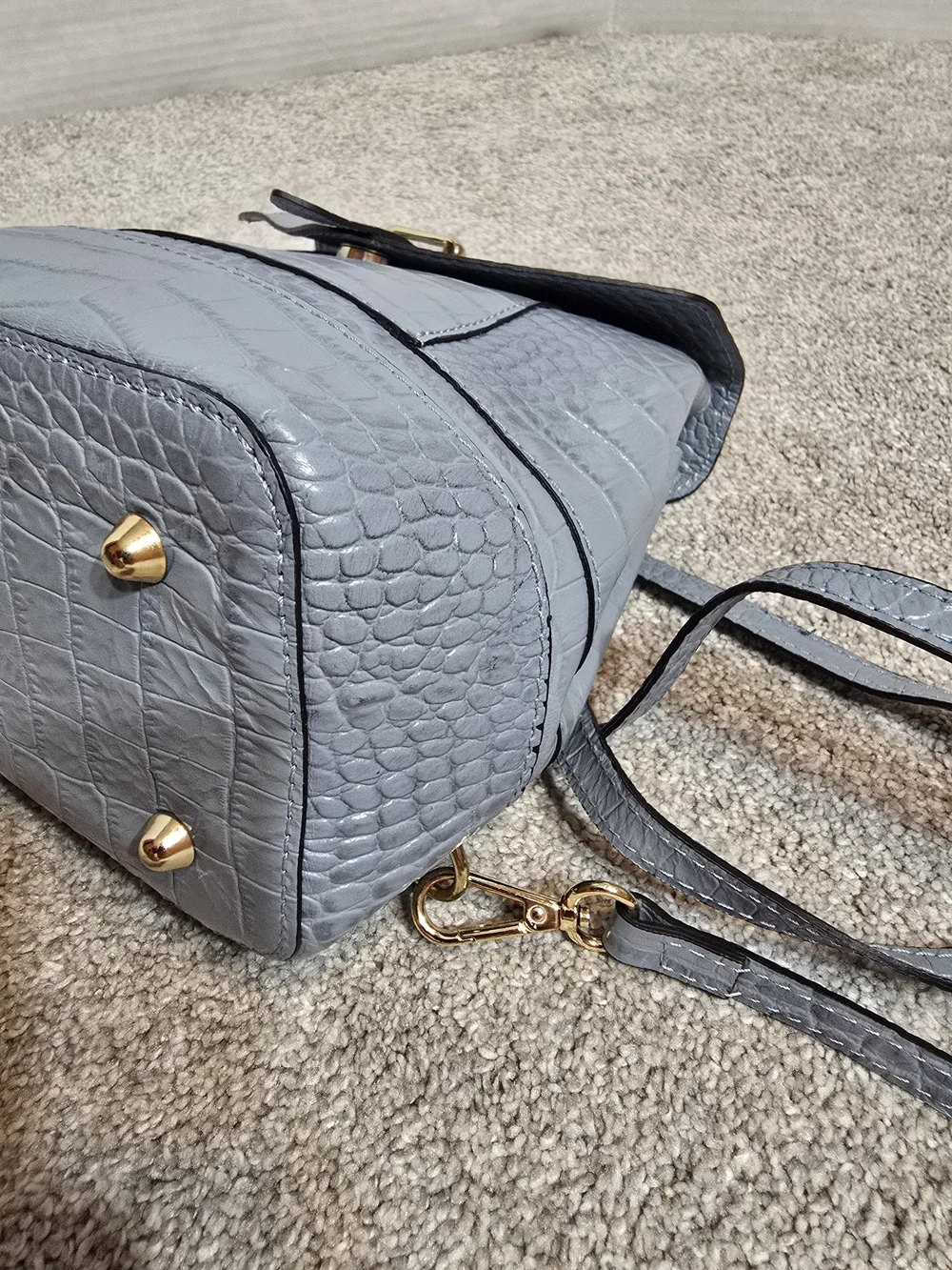Divina Firenze Made In Italy Leather Croc-Embossed Small Light Blue Backpack Bag
